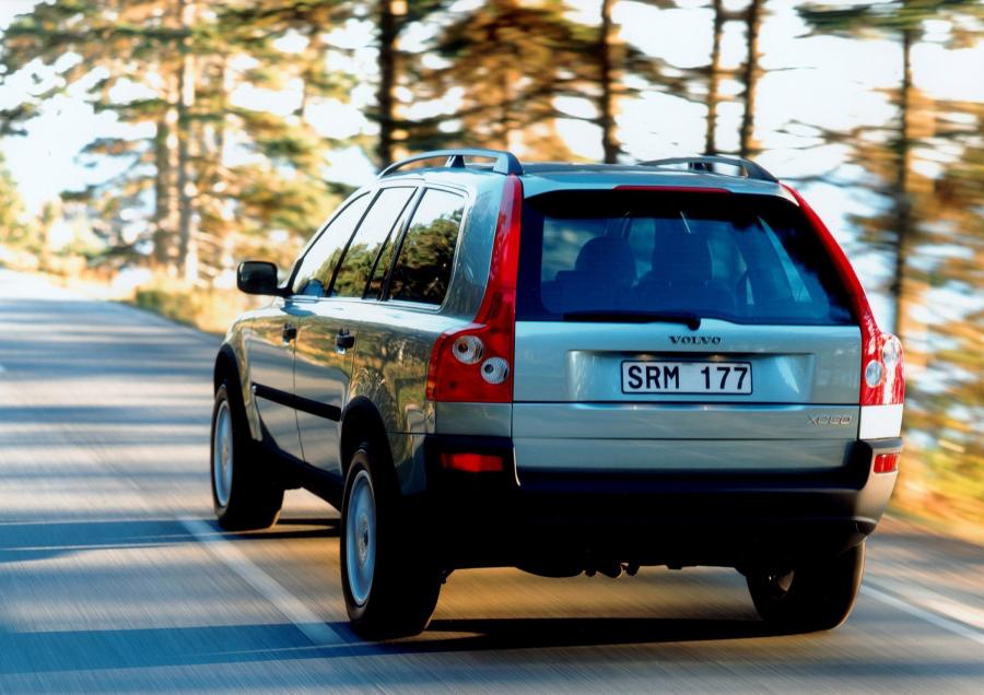  Volvo XC90 2001 года  (фото 2 из 3)